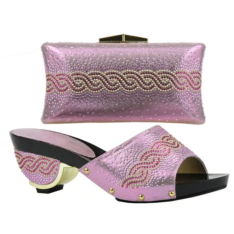 Комплект из обуви и сумки в африканском стиле итальянских туфель сумочки