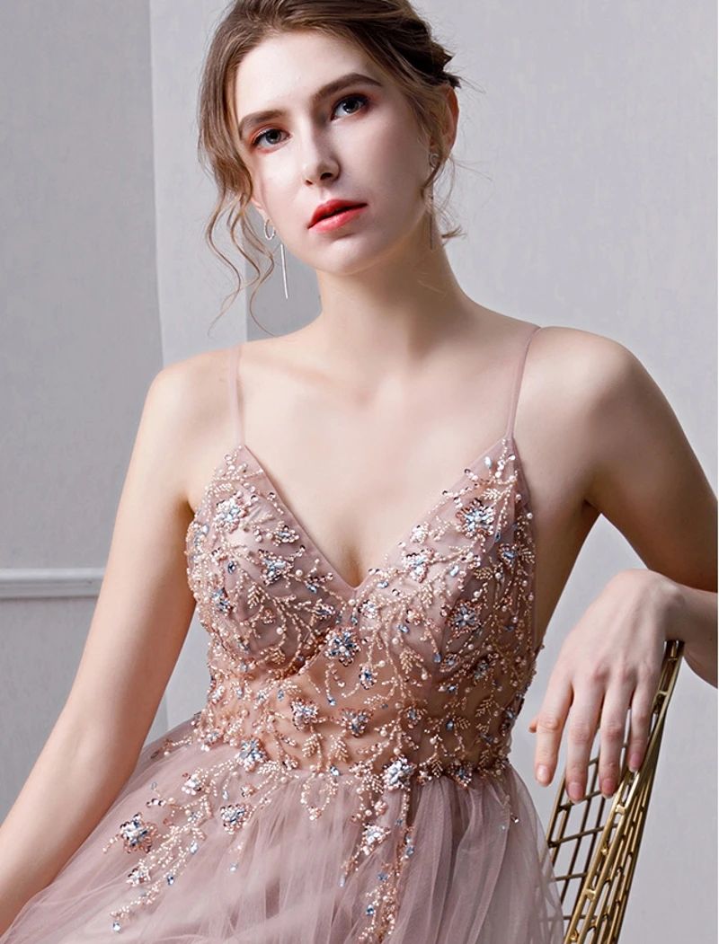 Женское вечернее платье с бусинами розовое до пола V образным вырезом роскошное