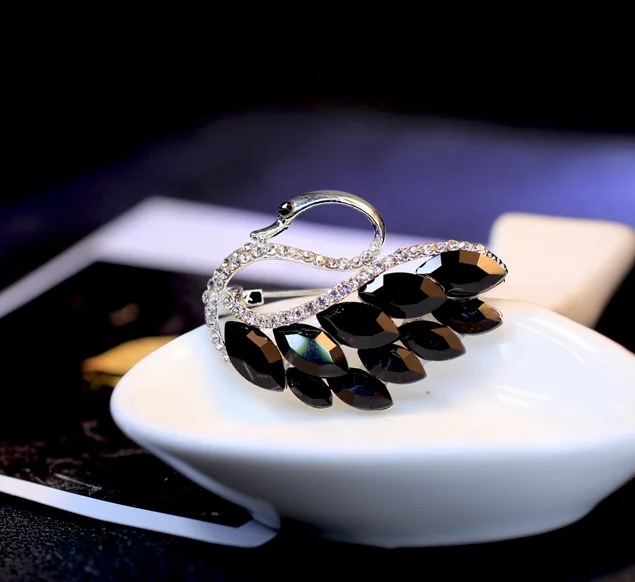 3 colors fashion creative brooch Autumn and winter scarf deduction silver swan | Украшения и аксессуары