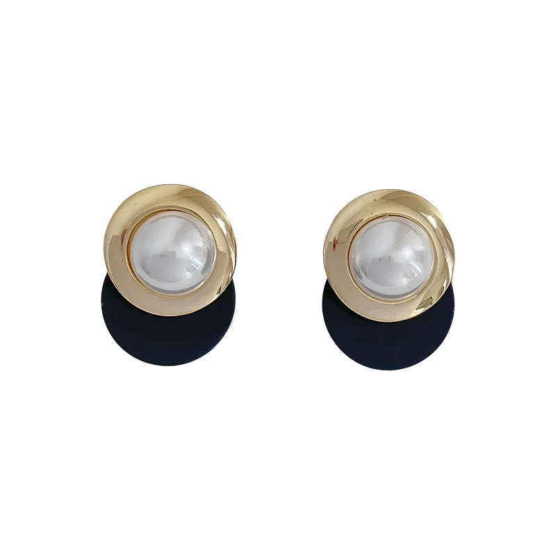 

2021 New Retro Fashionable Pearl Circle Hit Color Tide Net Red Niche Light Luxury S925 Female Tide Wild Classic Earrings