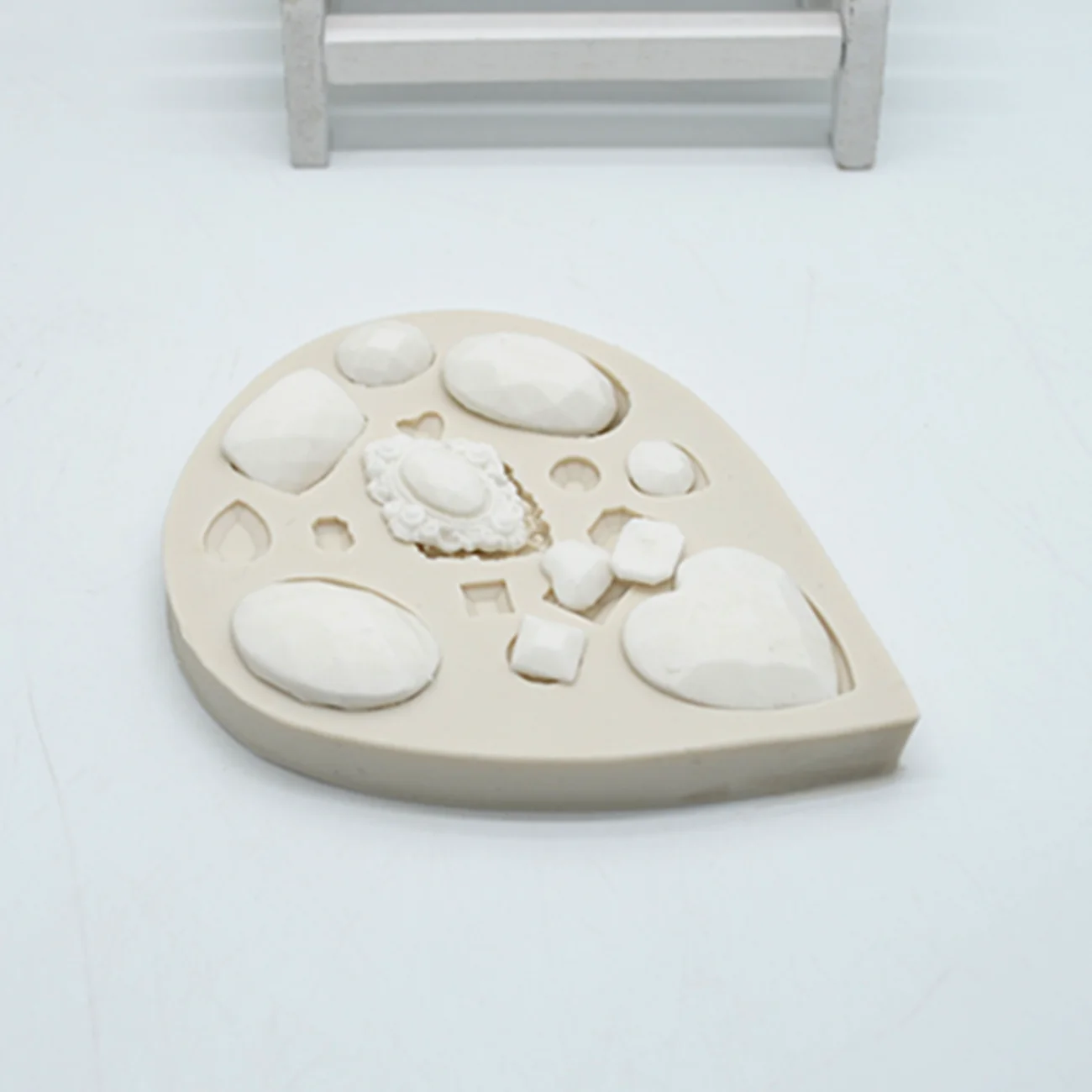 

Pearl Gems Fondant Resin Silicone Mold for DIY Pastry Cupcake Cake Dessert Plaster Lace Decoration Baking Tool Kitchen