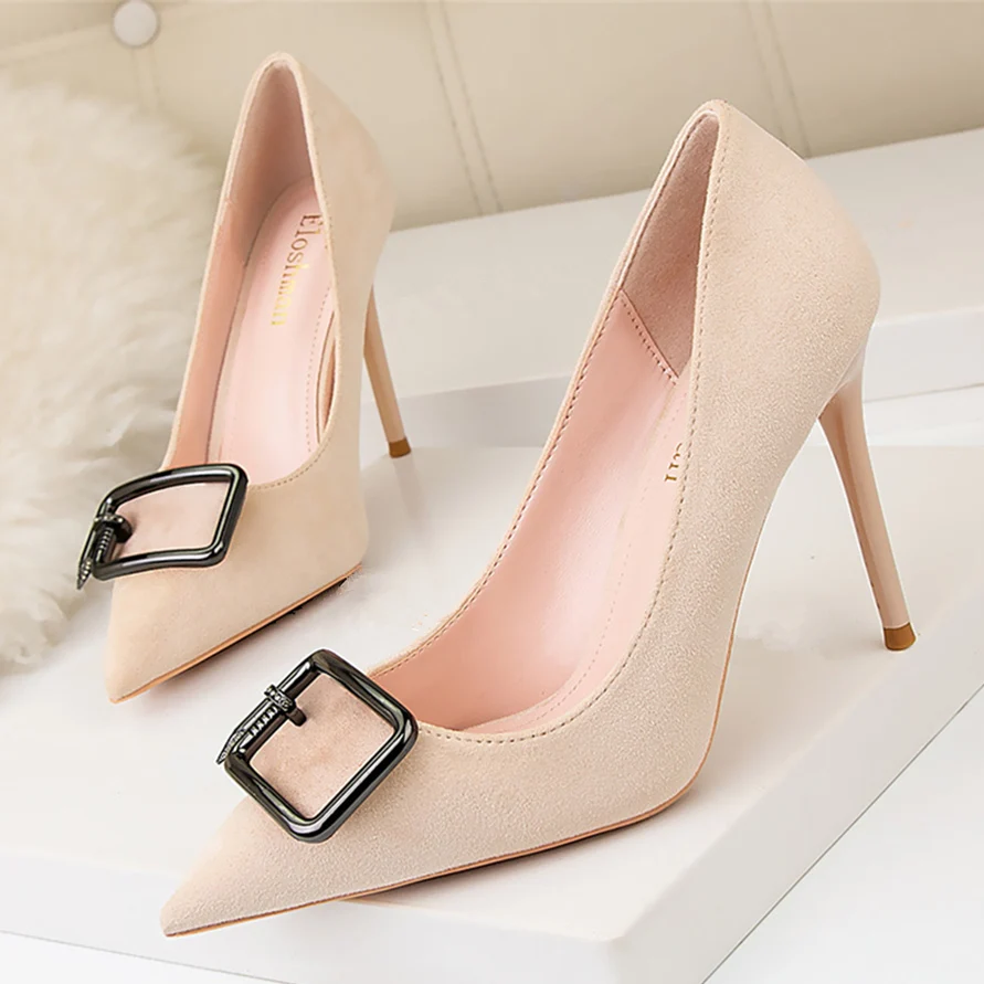 

Женские туфли-лодочки с острым носком, на высоком каблуке, с металлической пряжкой