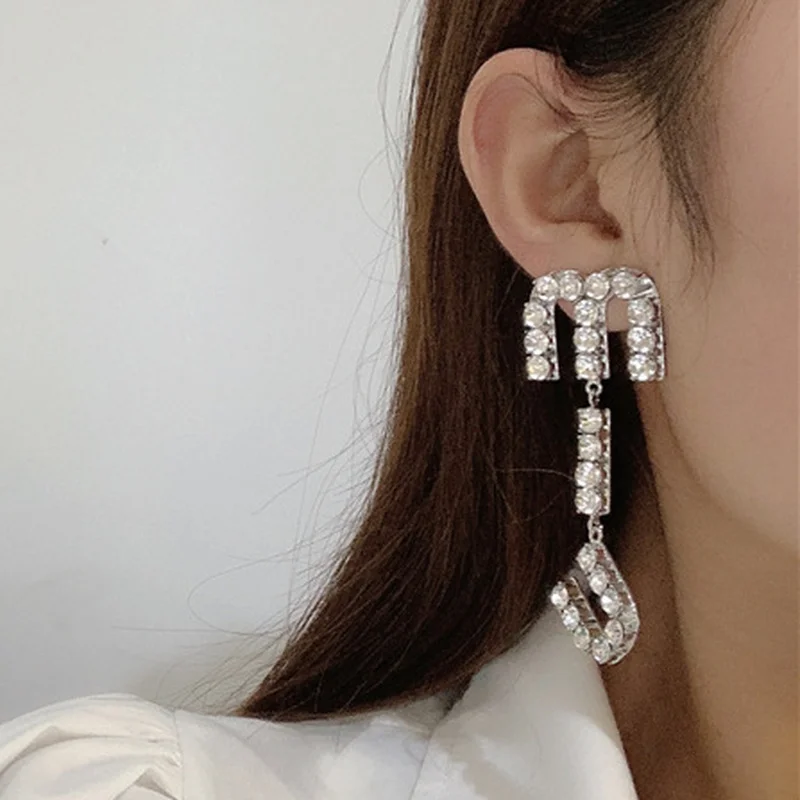 

Origin Summer Asymmetric Star Letter Earrings for Women Silver Color Full Rhinestones Long Dangle Earrings Party Pendientes
