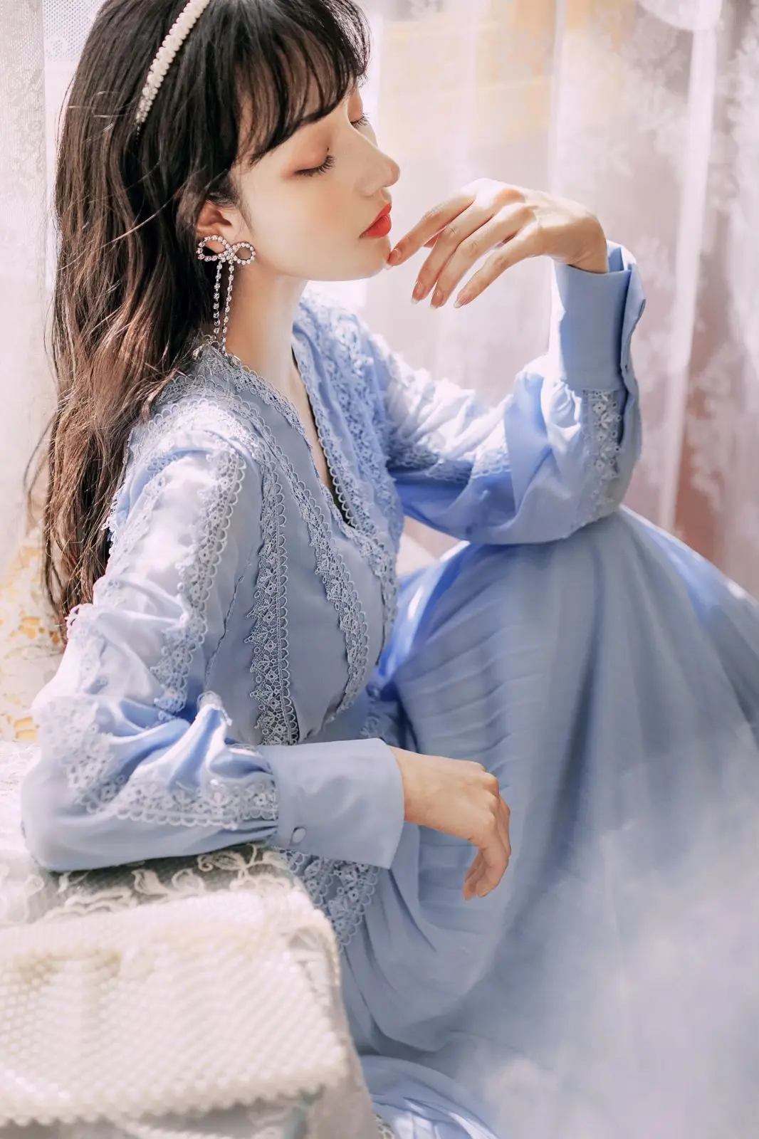 

2021 New Spring Summer Pleated Woman Dress Sexy V Neck Blue Lace Chiffon Patchwork Long Sleeve Maxi Dresses for Women Vestidos