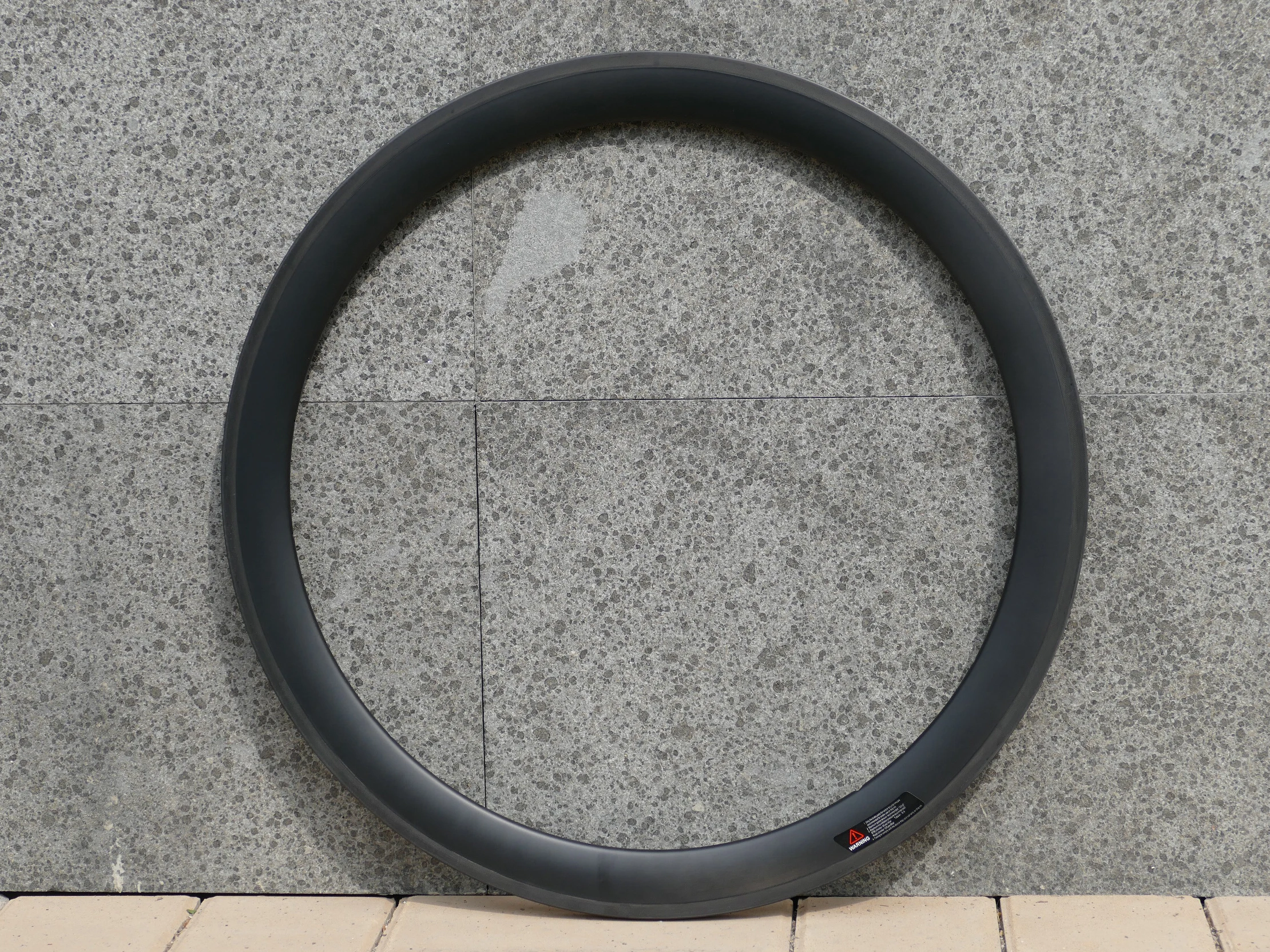 В комплект входит 1 пара ободов полностью карбоновые колеса для дорожного