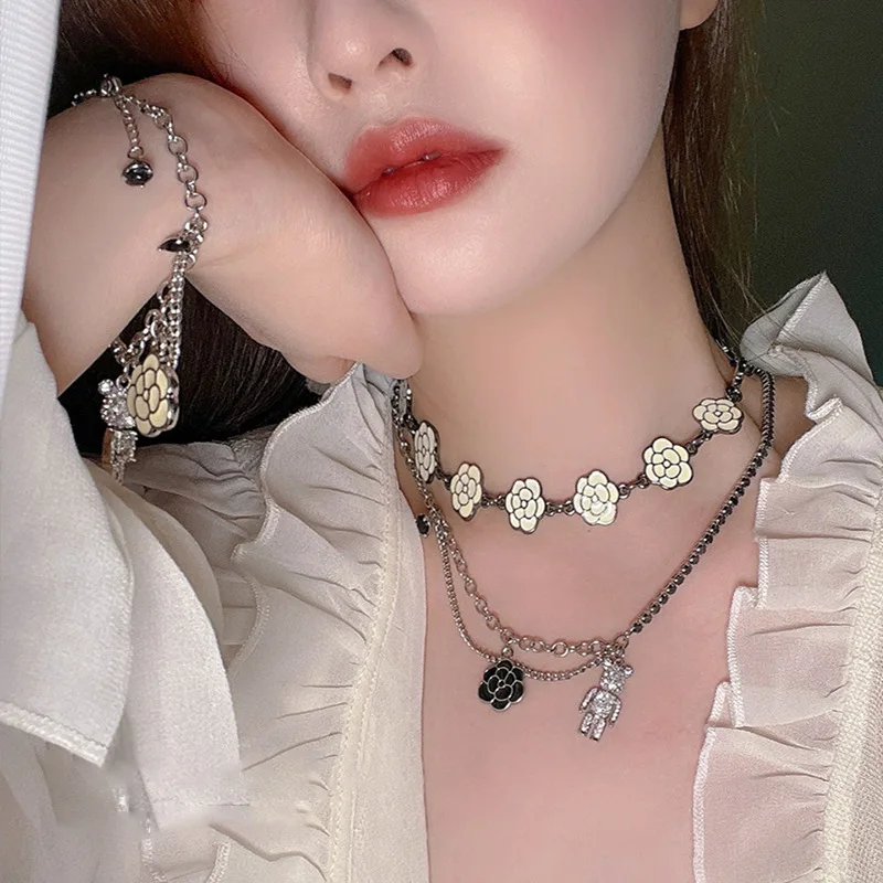 

2021European and American fashion,little bear diamond inlaid clavicle chain,small flower necklace bracelet adjustable neck chain