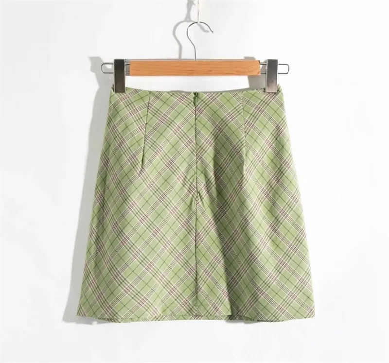 Женская мини-юбка в клетку с двумя маленькими разрезами спереди | одежда