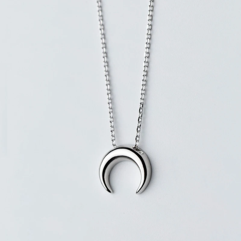

S925 Silver Necklace Pendant Japanese and Korean Style Mori Sweet Curved Moon Pendant Graceful and Cute Clavicle Chain