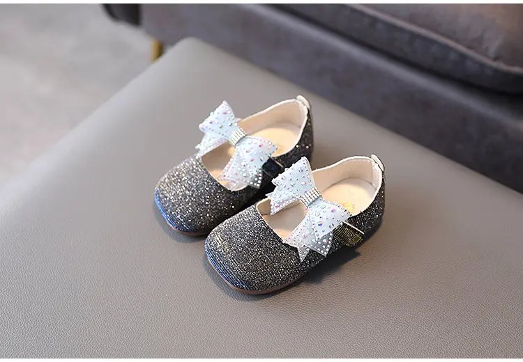 bata children's sandals Children Shoes Girl Leather Shoes New Spring/Autumn Bow Fashion Baby Princess Shoes Non-slip Soft Sole Casual Sneakers E537 children's sandals