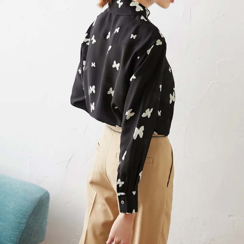 

New silk shirt Butterfly printed silk shirt loose black silk shirt long sleeve blouse female