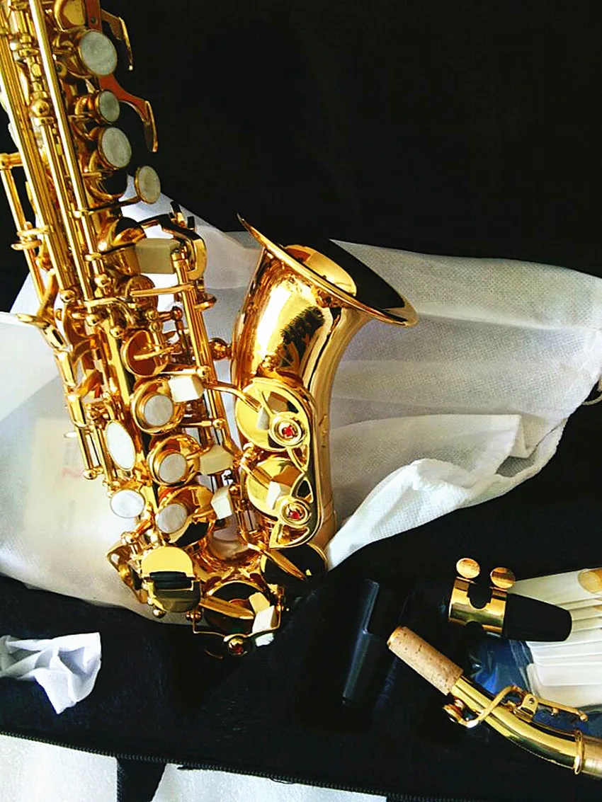 

Совершенно новый высококачественный лаковый Золотой изогнутый саксофон сопрано sax Bb музыкальный инструмент с мундштуком чехол