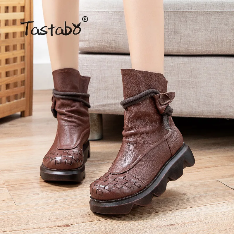Ботинки женские из натуральной кожи на плоской подошве Осень-зима 2020 | Обувь