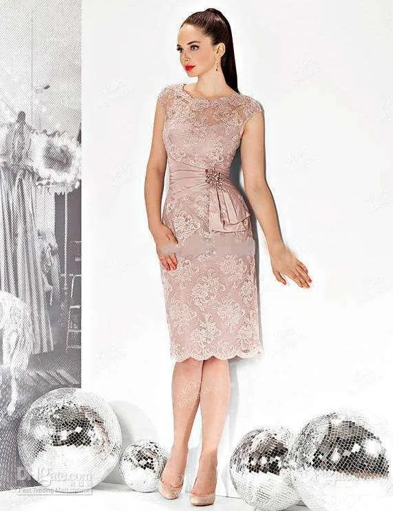 

Платье для матери невесты с коротким рукавом-крылышком и бисером