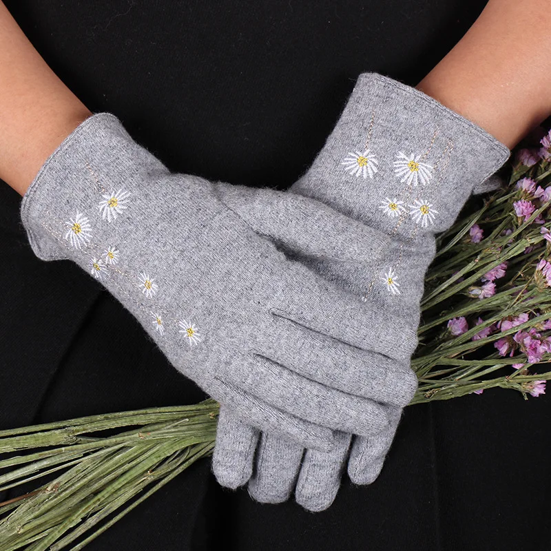 Модные шерстяные бархатные плотные теплые перчатки с вышитыми цветами для езды