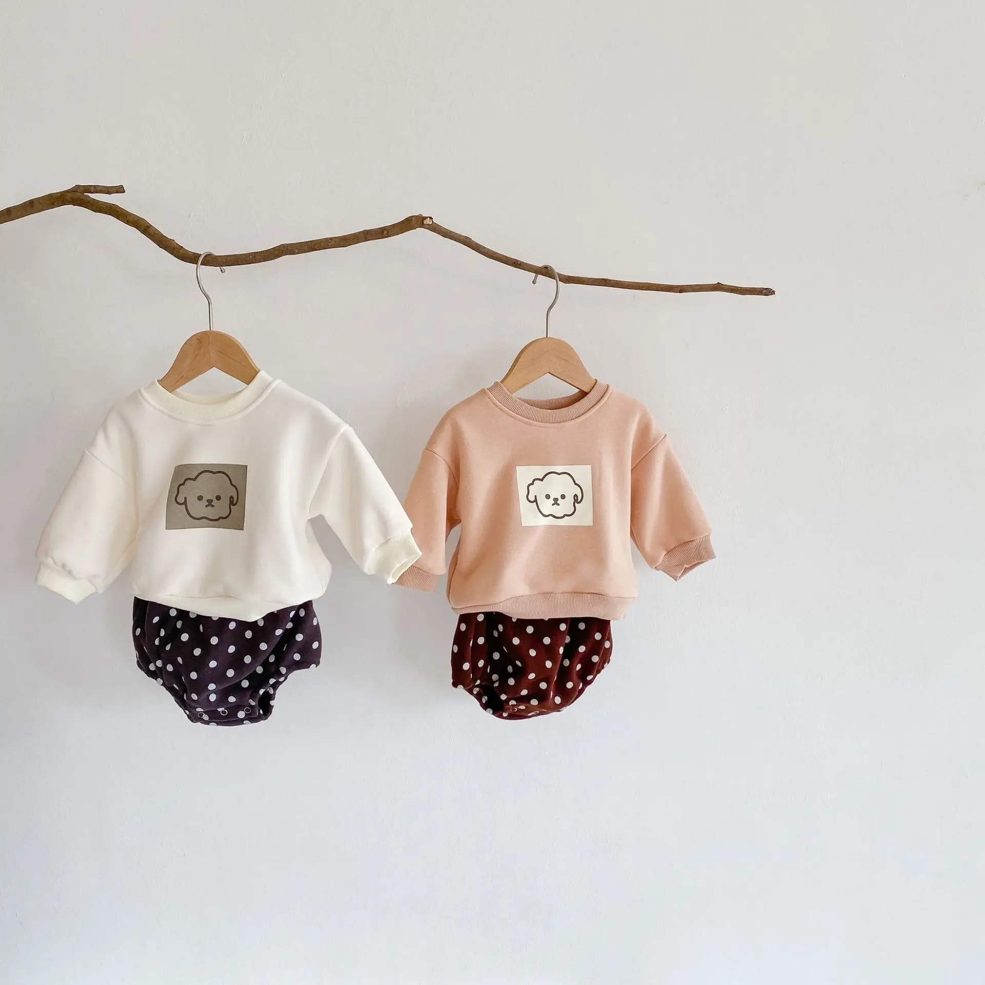 

Осень-зима 2021, утепленная теплая одежда для маленьких девочек и мальчиков, комплект из топа с длинным рукавом и мультяшным рисунком из ягнен...