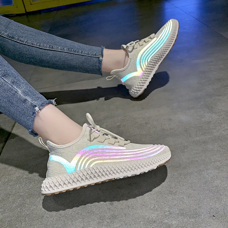 

Fashion Spring Reflective Platform Sneakers Women Shoes Korean Lace Up White Chunky Sneakers Breathable Casual Shoes Woman 2021