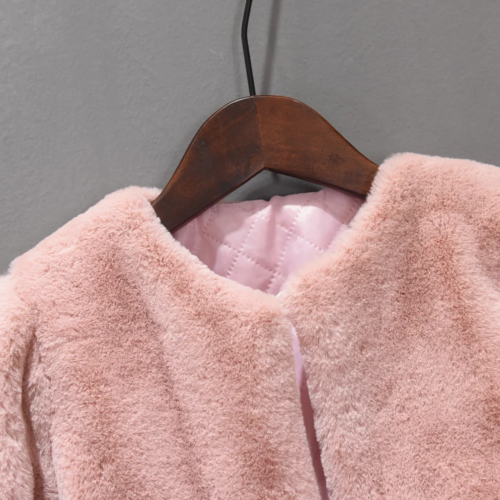 Новинка зимнее меховое пальто для девочек толстые теплые куртки маленьких с искусственным мехом парка