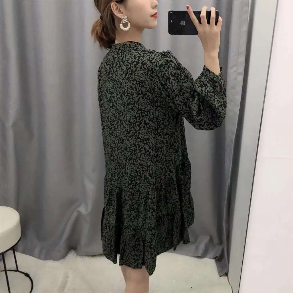 Новинка женское весеннее платье с длинным рукавом и v образным вырезом зеленое