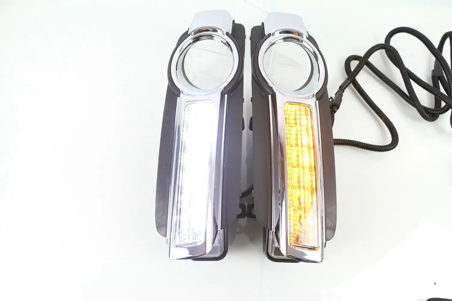 

For Mitsubishi Pajero 2015-2016 DRL Daytime Running Driving Light With Turn