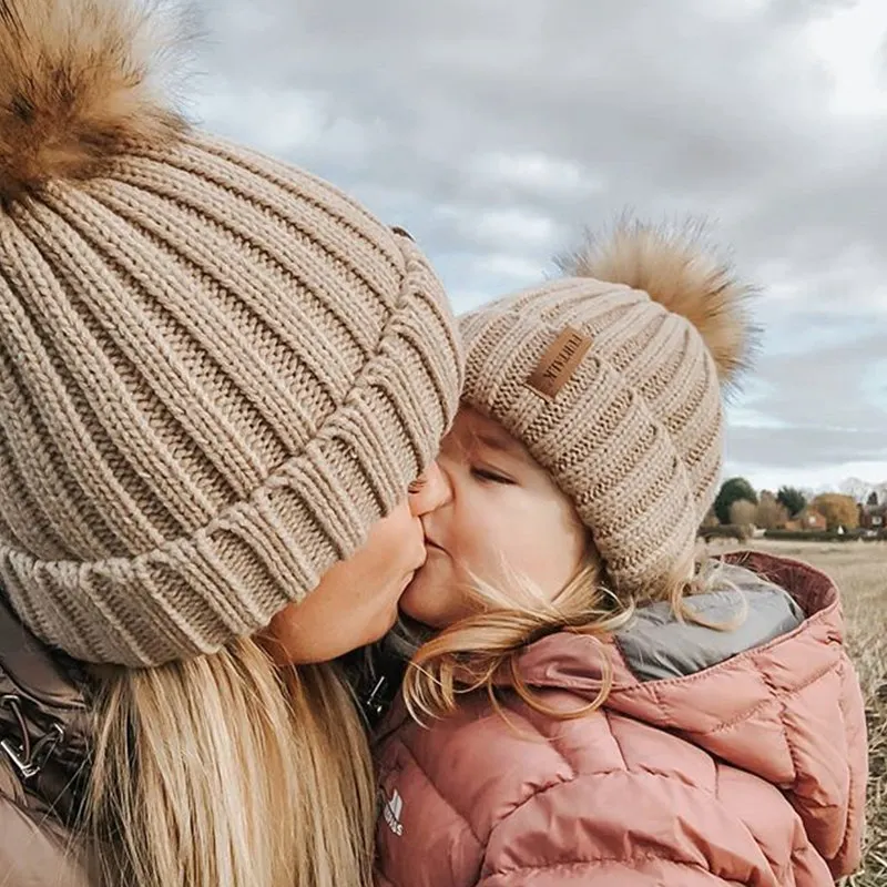 Furtalk Реального Меховая Шапка Вязаная Реальный Большой Енота Pom Pom Hat женщины Зимняя Шапка Унисекс ДетиТеплый Коренастый Толстая Эластичный вязать