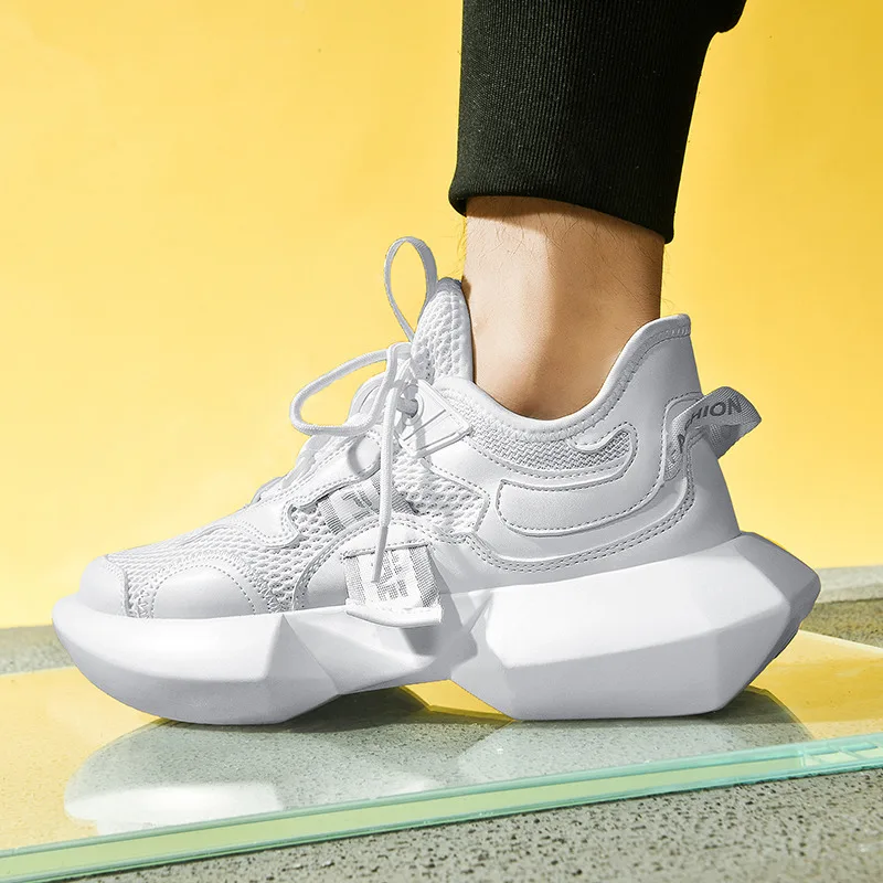 Мужские кроссовки на толстой подошве удобные дышащие для прогулок платформе