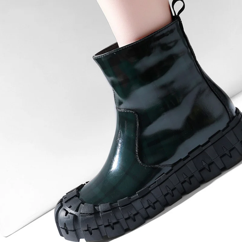 

Бычья лакированная кожа