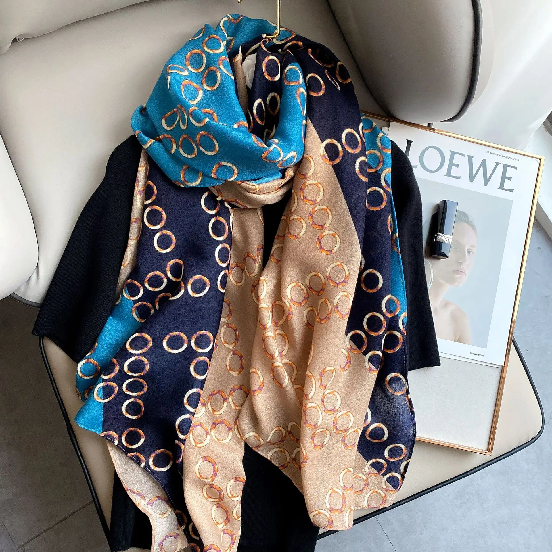 

Cotton scarf women's autumn and winter new European and American elegant temperament scarves sunscreen thin messy scarf warm