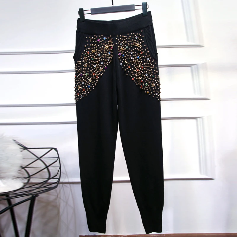 Качественный вязаный комплект из двух предметов со стразами и бисером Женский