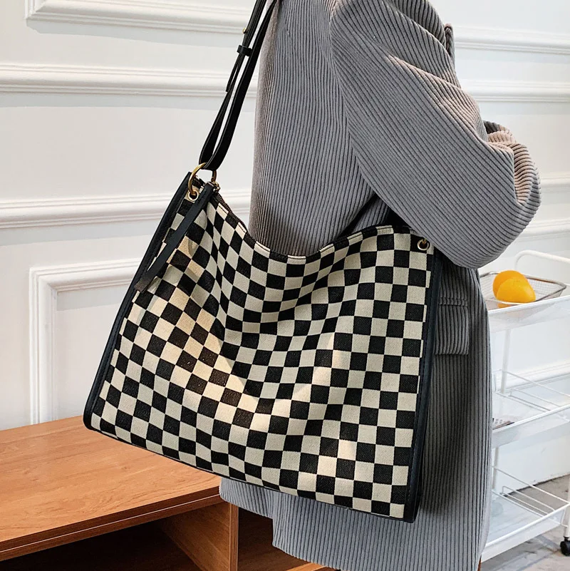 

Women's Large Capacity Fashion Chessboard Grid Buckle Bag Women Canvas With Pu Material Single Shoulder Bag Commuter Tote Bag