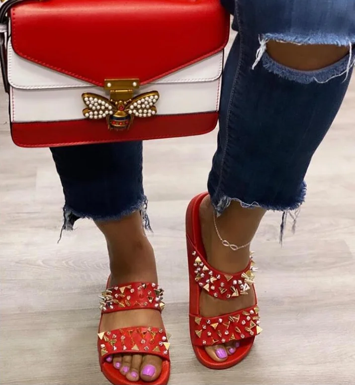 

Women Sandals slippers Ladies Summer crystal Shoes femmes sandales Black Rivet Flat Serpentine Sandalias sandalias mujer 2020