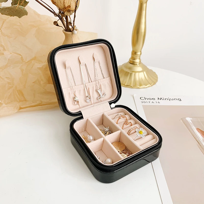 

Jewelry Organizer Large Jewelry Box High Capacity Jewelry Casket Makeup Storage Makeup Organizer Leather Beauty Travel Box