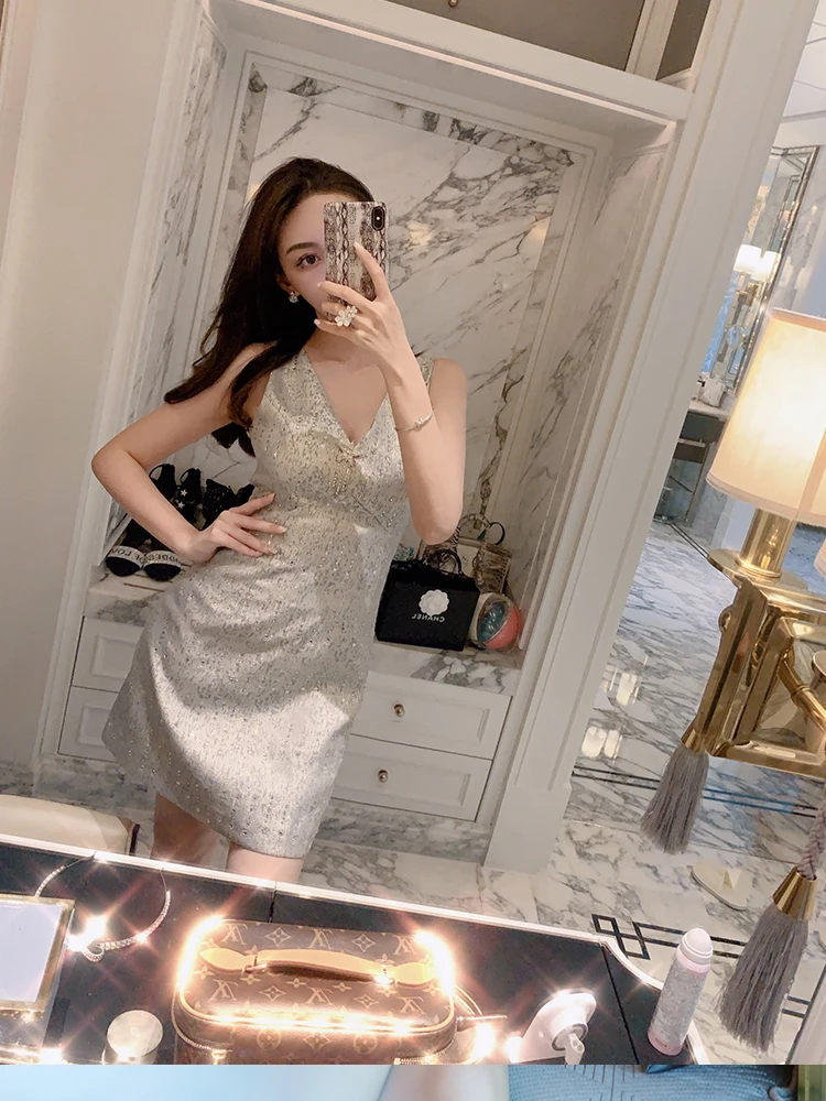 

grey silver jacquard star hot flash diamond V-neck slim dress female Brooch decoration exquisite and dazzling