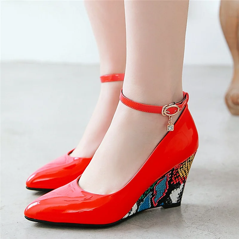 Классические туфли на танкетке и высоком каблуке Весенние повседневные с