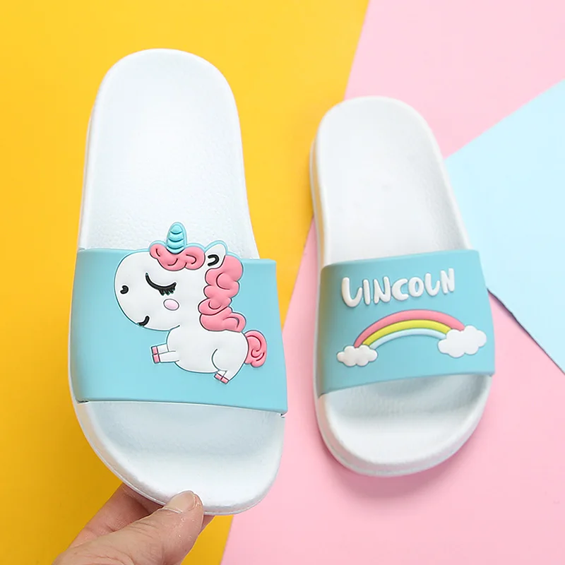 Летние шлепанцы для мальчиков и девочек Мультяшные радужные сандалии домашние