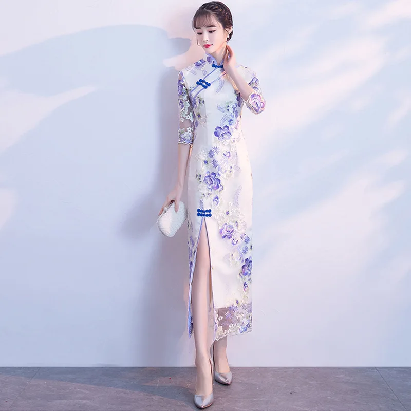 

Female Exquisite Flower Embroidery Novelty Cheongsam Elegant Vintage Button Trim Qipao Sexy Slim Front Split Chinese Dress
