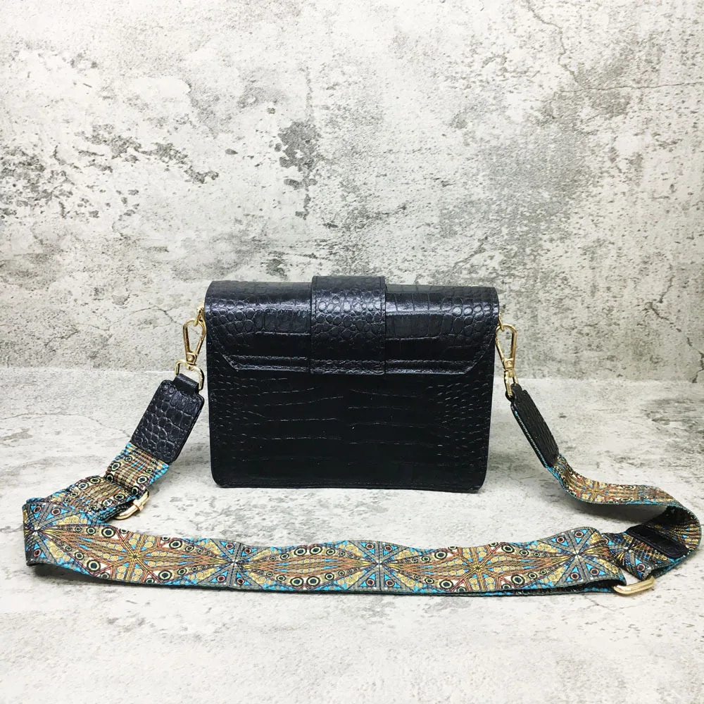 

Small Genuine Leather Snake Print Fashion Handbag for Women Classical Fashion Small Messenger Bag with Boho Style Wide Belt