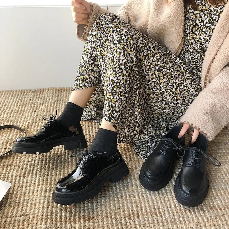 

Thick Bottom Platform Oxford Shoes Woman New Autumn Women Shoes Patent Leather Lace Up Loafers Solid Black Casual Shoes
