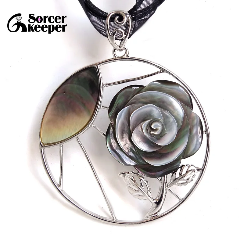 Новая натуральная роза из перламутра, вырезанная вручную, на ожерелье на цепочке. Винтажная бижутерия для женщин. SKA09.