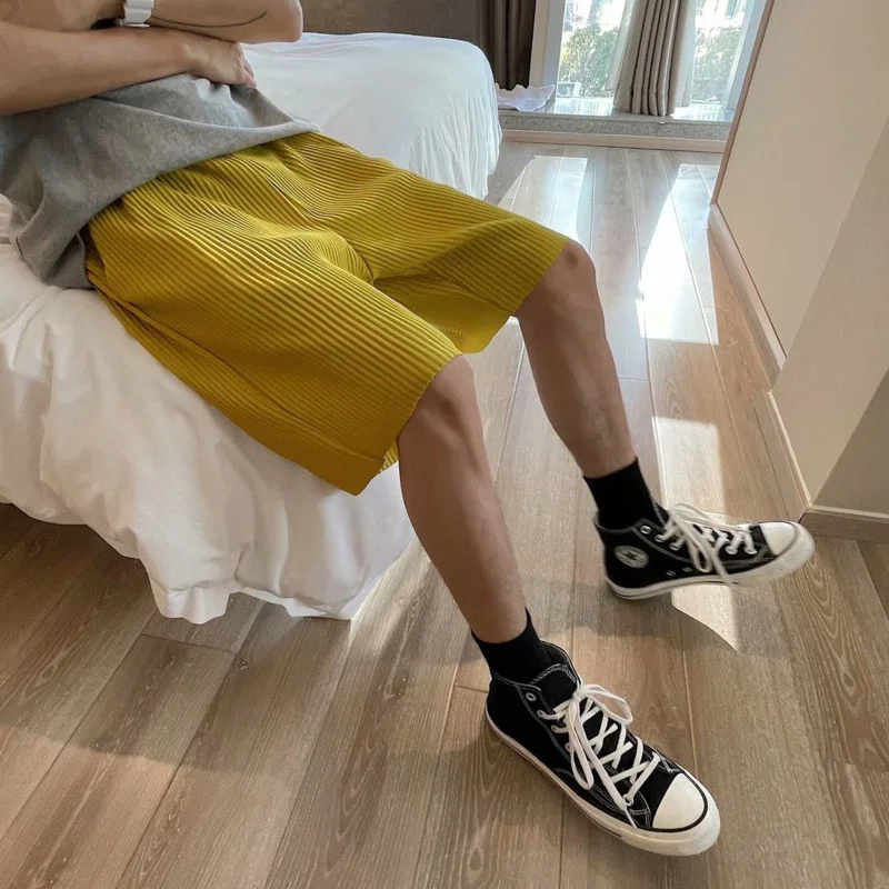 

Summer Shorts Men's Fashion Solid Color Casual Pleated Shorts Men Streetwear Wild Loose Straight Five-point Pants S-2XL