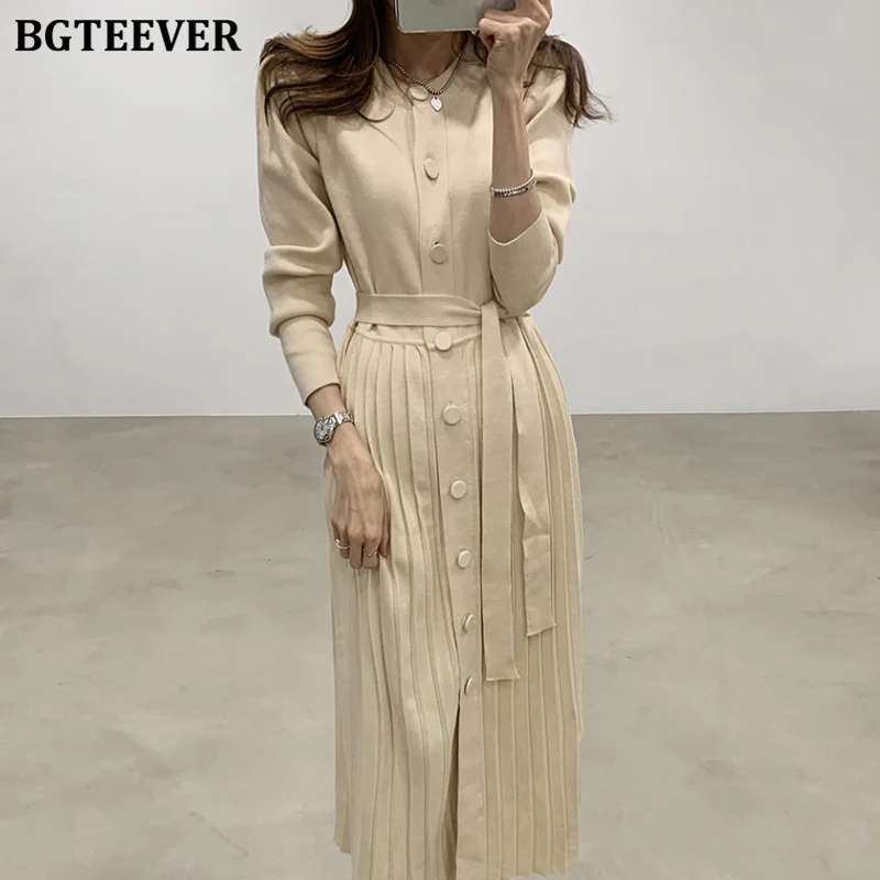 Платье-Свитер BGTEEVER женское трикотажное однобортное с круглым вырезом на