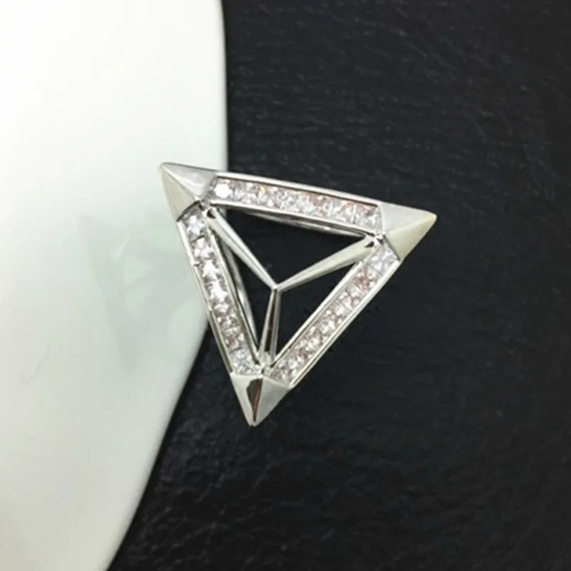 Брошь круглая треугольная женская держатель-зажим для шаль-кольцо с кристаллами