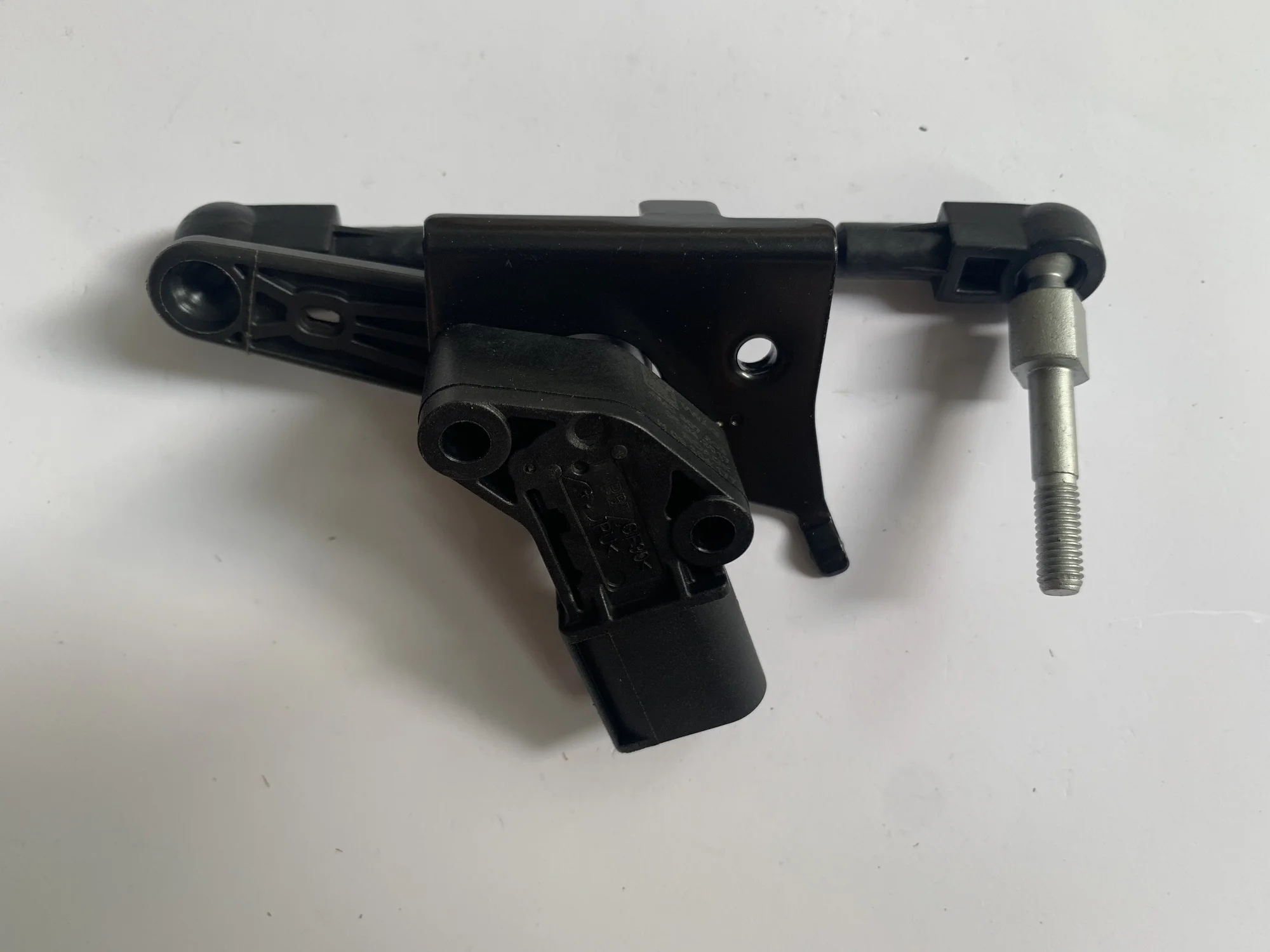

For Audi a4lb9 / S4 / RS3 8w0941285c 8w0941286c 8w0941309b body height sensor
