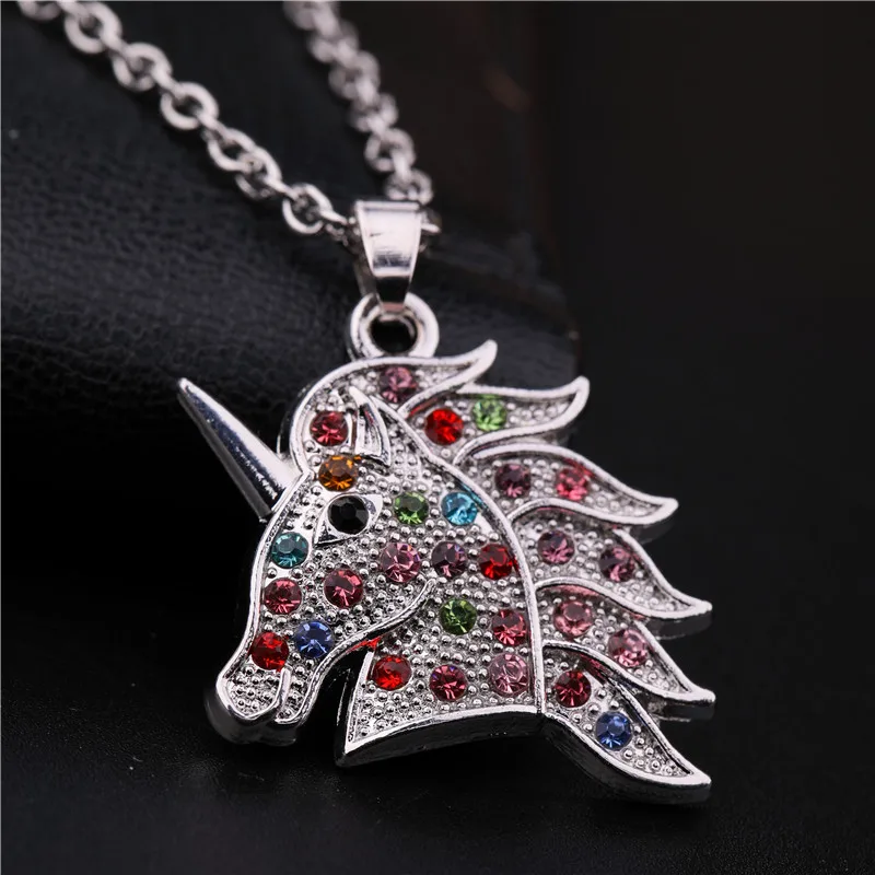 Dowapara Красочный Кристалл боевой конь ожерелье с кулоном в виде единорога свитер