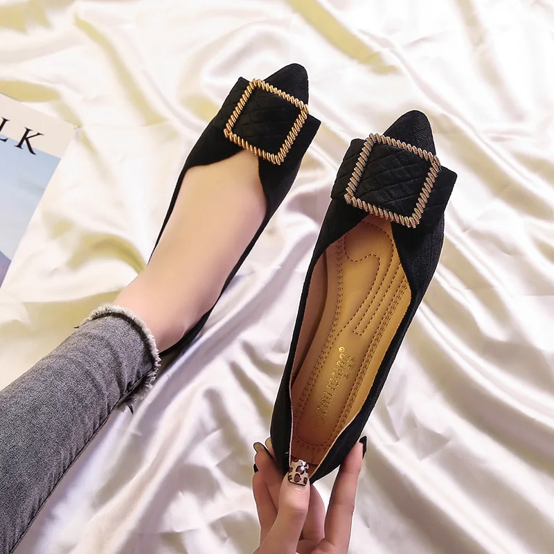 Мокасины женские с острым носком однотонные повседневные удобные лоферы