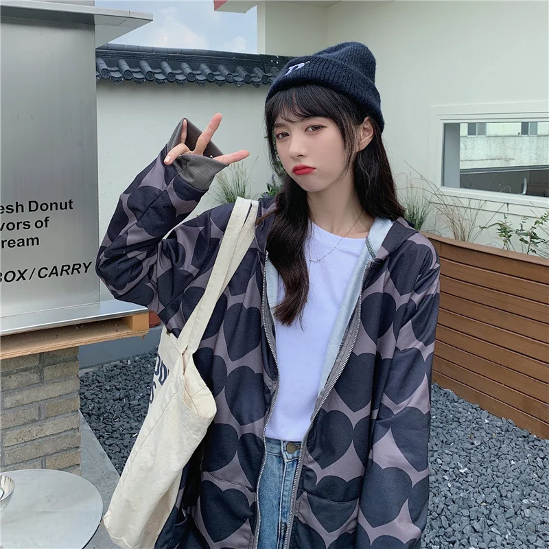 

Real Shot Spring and Autumn Cardigan Sweater for Women Thin Section Zipper Love.Kio