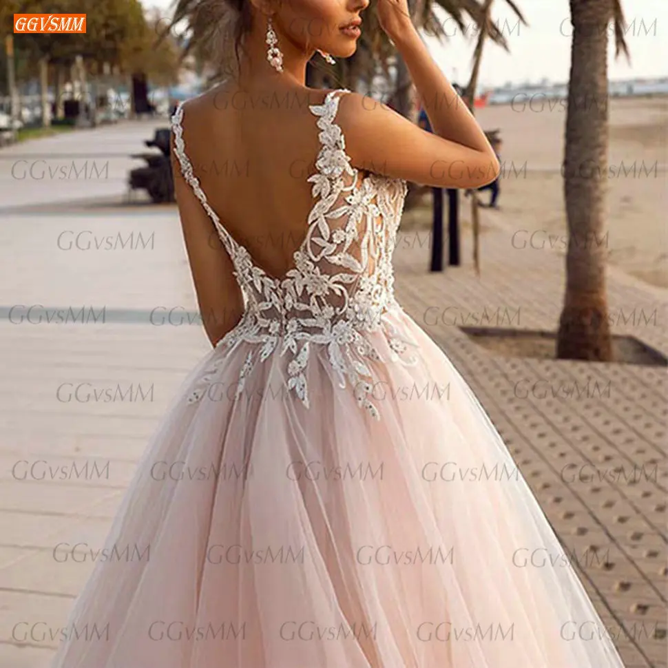 Женское вечернее платье розовое кружевное трапециевидной формы с открытой