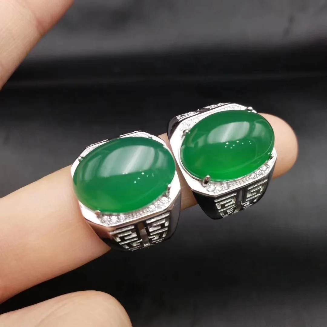 

New silver inlaid natural emerald green chalcedony ring male emerald egg face atmospheric jade ring