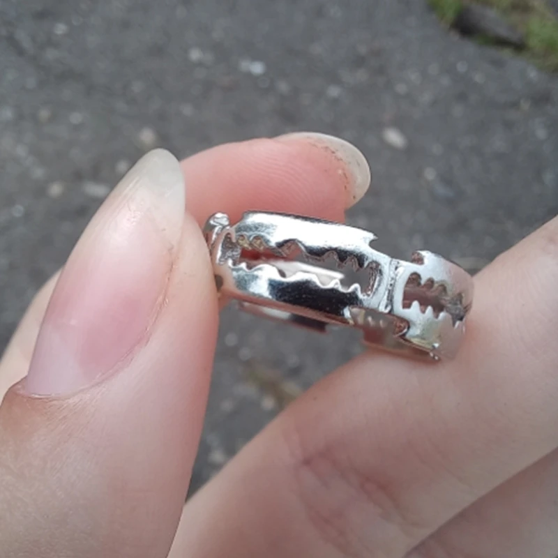 

Titanium Steel Blade Ring Men's Rock Punk Razor Open Finger Ring Ladies Fashion Jewelry Festival Gifts Black Silver 2Colors