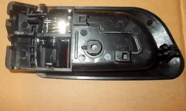 Внутренняя дверная ручка GREAT WALL HOVER HAVAL H5 6105200 K80 черный желтый цвет левая