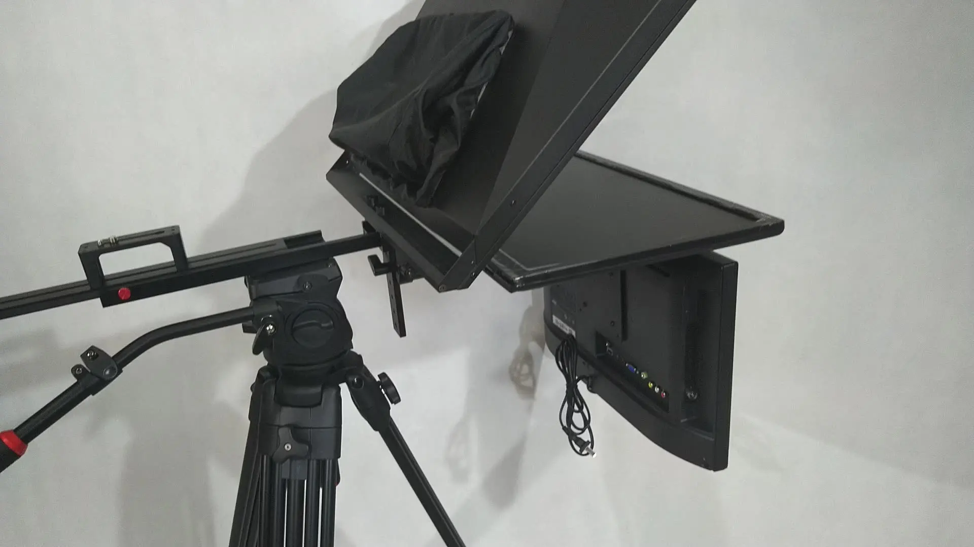

TL Media Professional 19inch Dual Screen Portable Broadcast Teleprompter